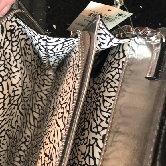 INC Clutch - Picture 4 of 6